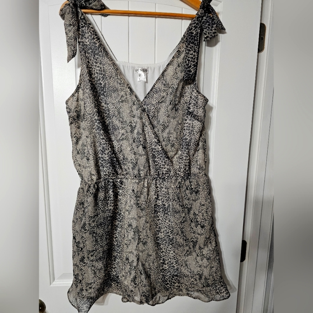 Venus dressy Jumper NWOT